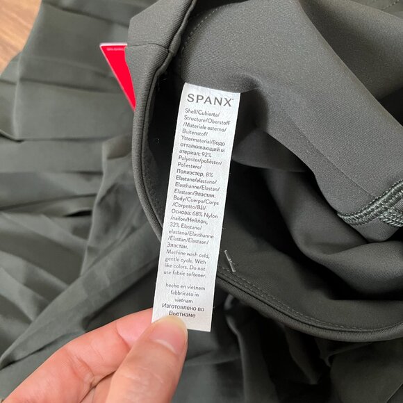NEW Spanx Get Moving Pleated Skort, Dark Palm Green - Picture 9 of 14